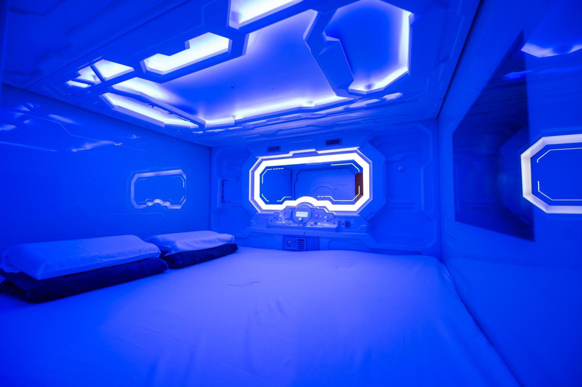 Space Q Capsule Hotel Sidney Exterior foto