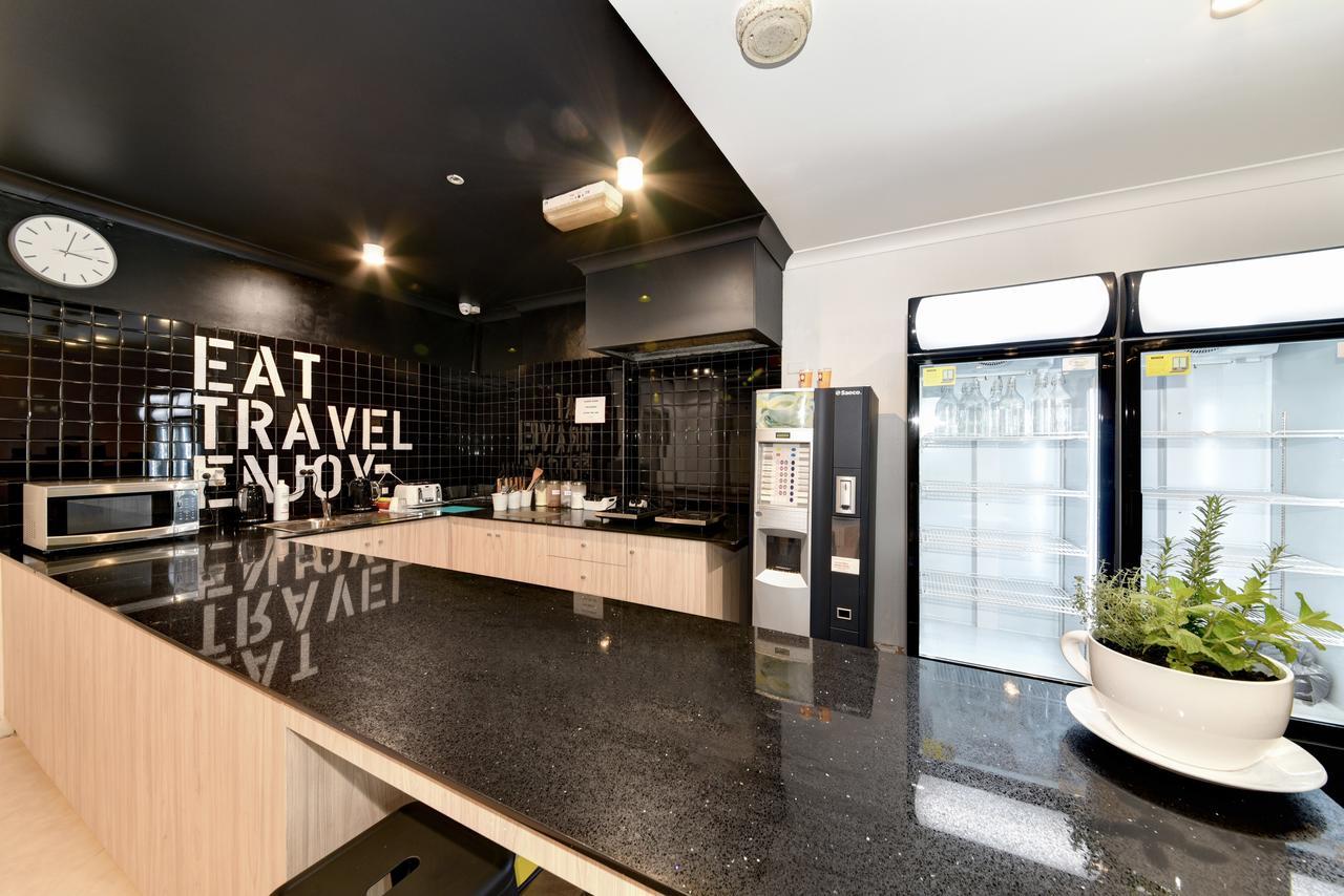 Space Q Capsule Hotel Sidney Exterior foto